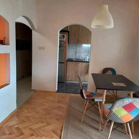 Apartment Stunning Color 1-bed In