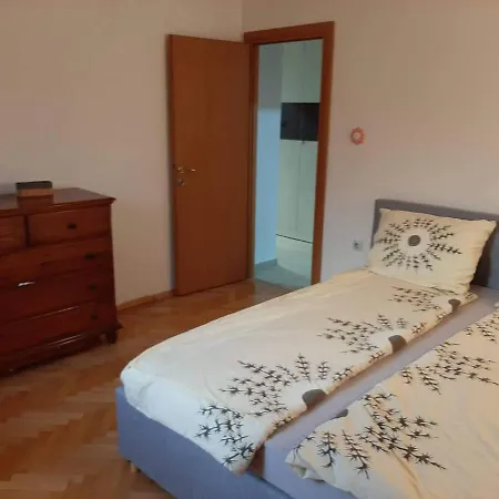 Stunning Color 1-bed In Apartment Skopje
