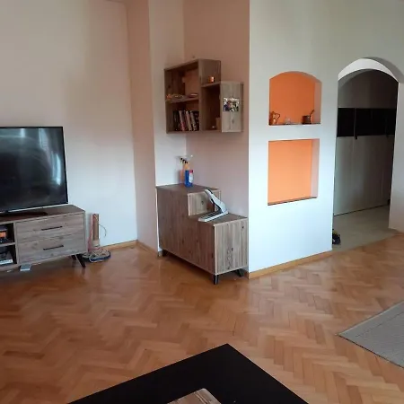 Stunning Color 1-bed In Apartment Skopje