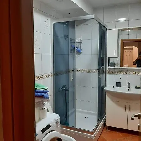 Apartment Stunning Color 1-bed In *